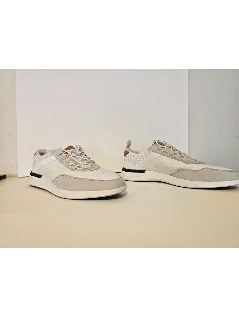 Mens Wolf and Shepherd Size 14